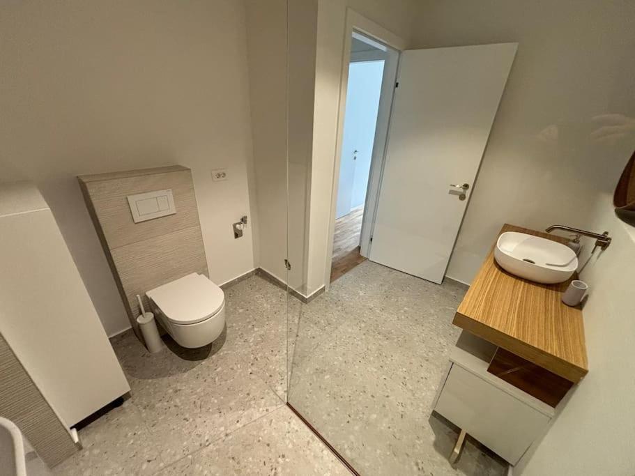 Apartment Dreamy Nature Near City-family Friendly, Free Parking